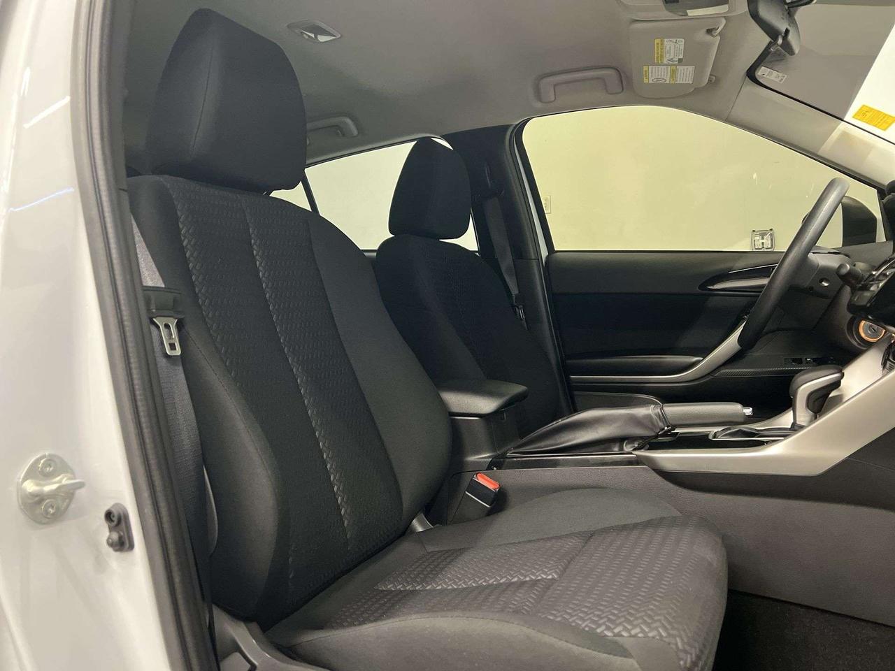 2024 Mitsubishi Eclipse Cross AWD | ONLY 23,000KMS!|HTD SEATS | CARPLAY | ALLOYS Photo