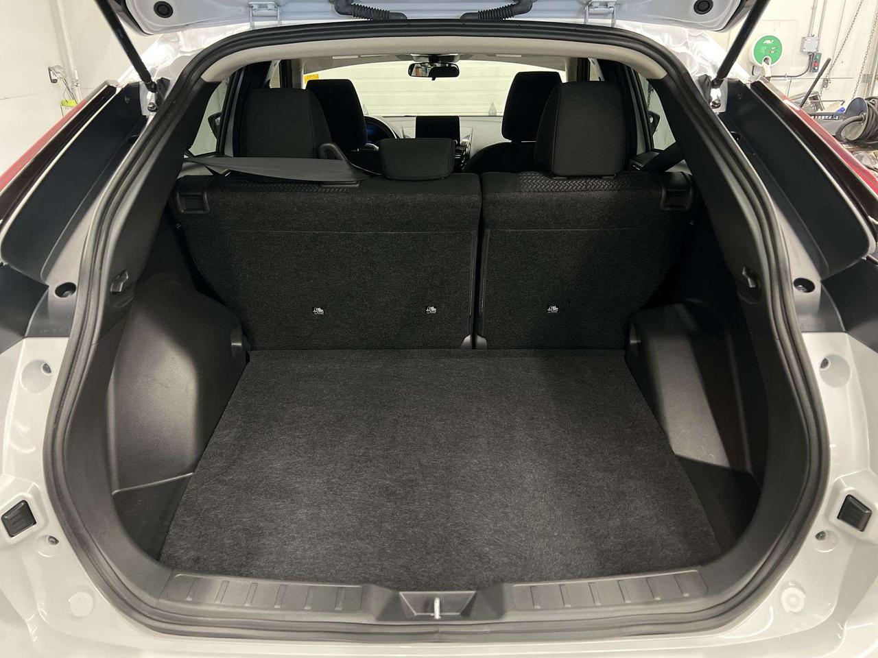 2024 Mitsubishi Eclipse Cross AWD | ONLY 23,000KMS!|HTD SEATS | CARPLAY | ALLOYS Photo