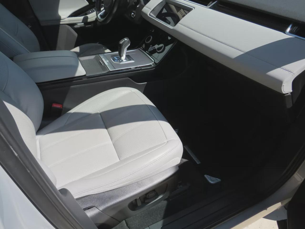 2020 Land Rover Evoque S | LOW KM!! | Leather | Navigation | Sunroof | Power Seats | Power Tailgate | Lane Assist | Push Button Start | Photo