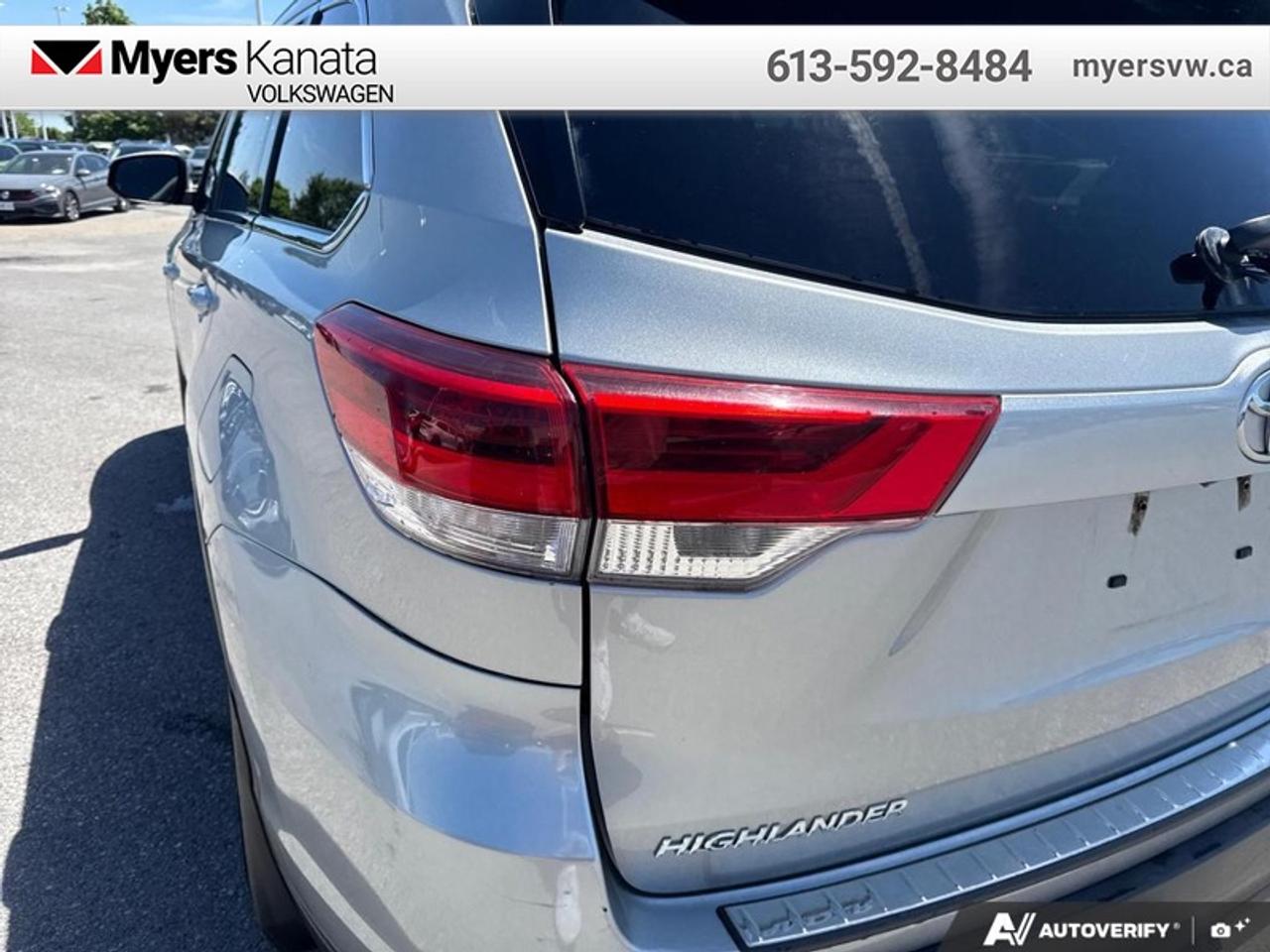 2017 Toyota Highlander XLE  - Navigation -  Sunroof Photo