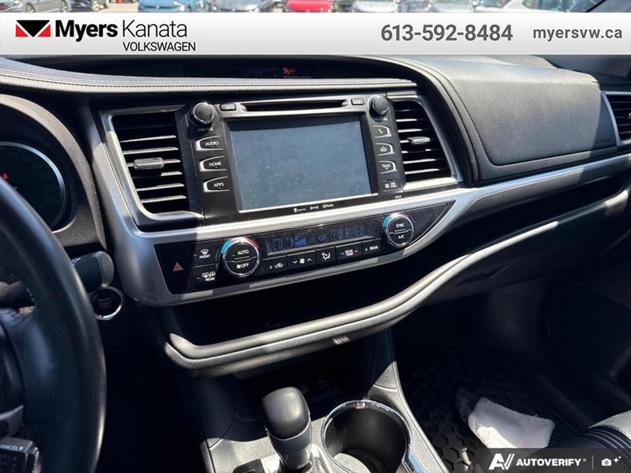 2017 Toyota Highlander XLE  - Navigation -  Sunroof Photo