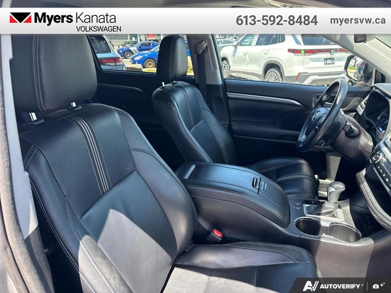 2017 Toyota Highlander XLE  - Navigation -  Sunroof Photo
