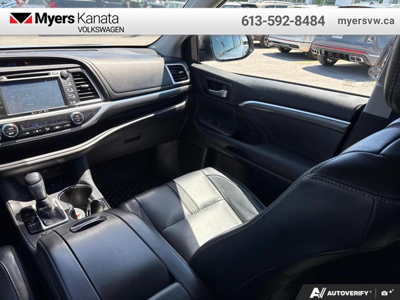 2017 Toyota Highlander XLE  - Navigation -  Sunroof Photo