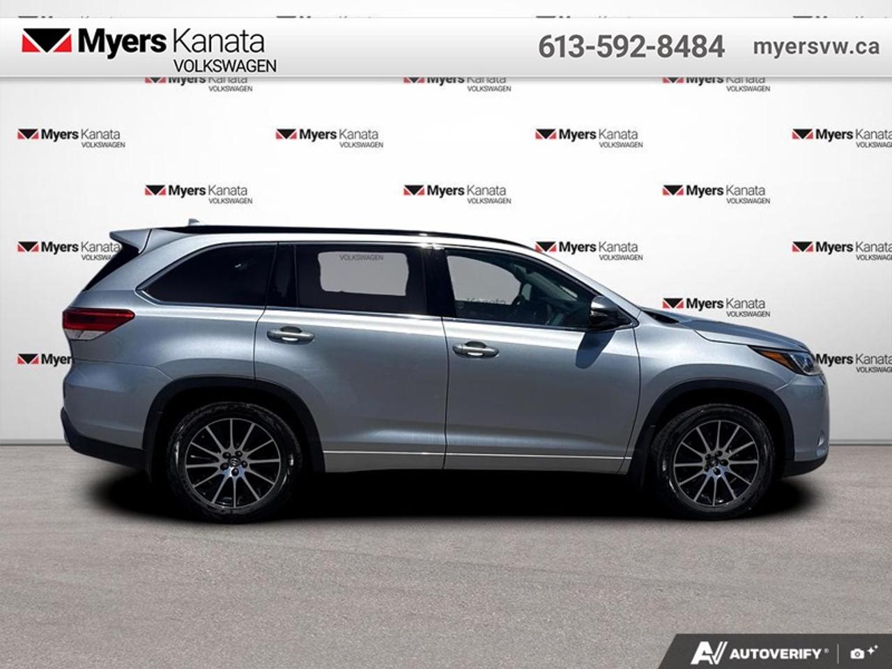2017 Toyota Highlander XLE  - Navigation -  Sunroof Photo