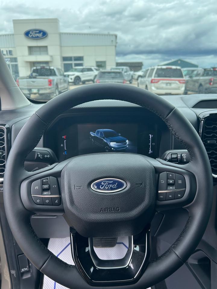 2026 Ford Ranger XLT 4WD SuperCrew 5' Box Photo5