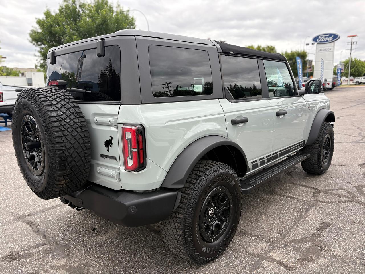 2023 Ford Bronco WildTrak Photo4