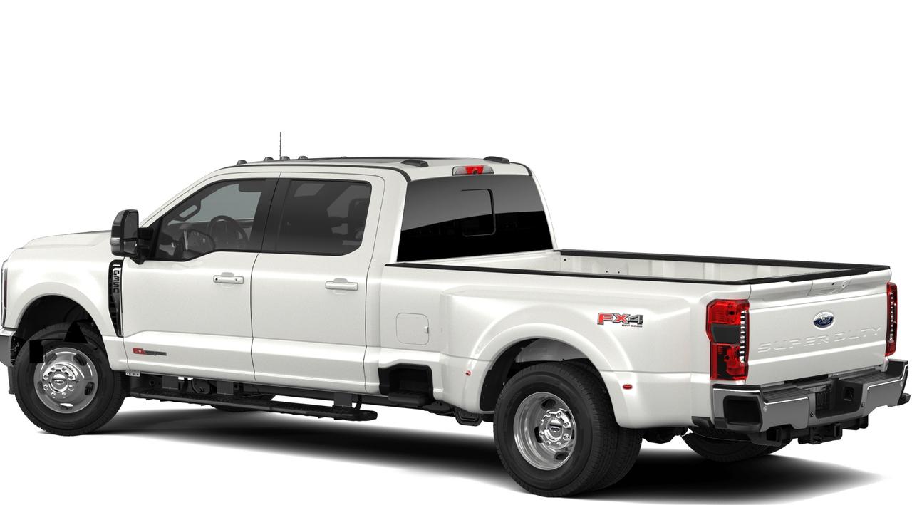 2026 Ford SuperDuty F-350® Lariat® Photo1