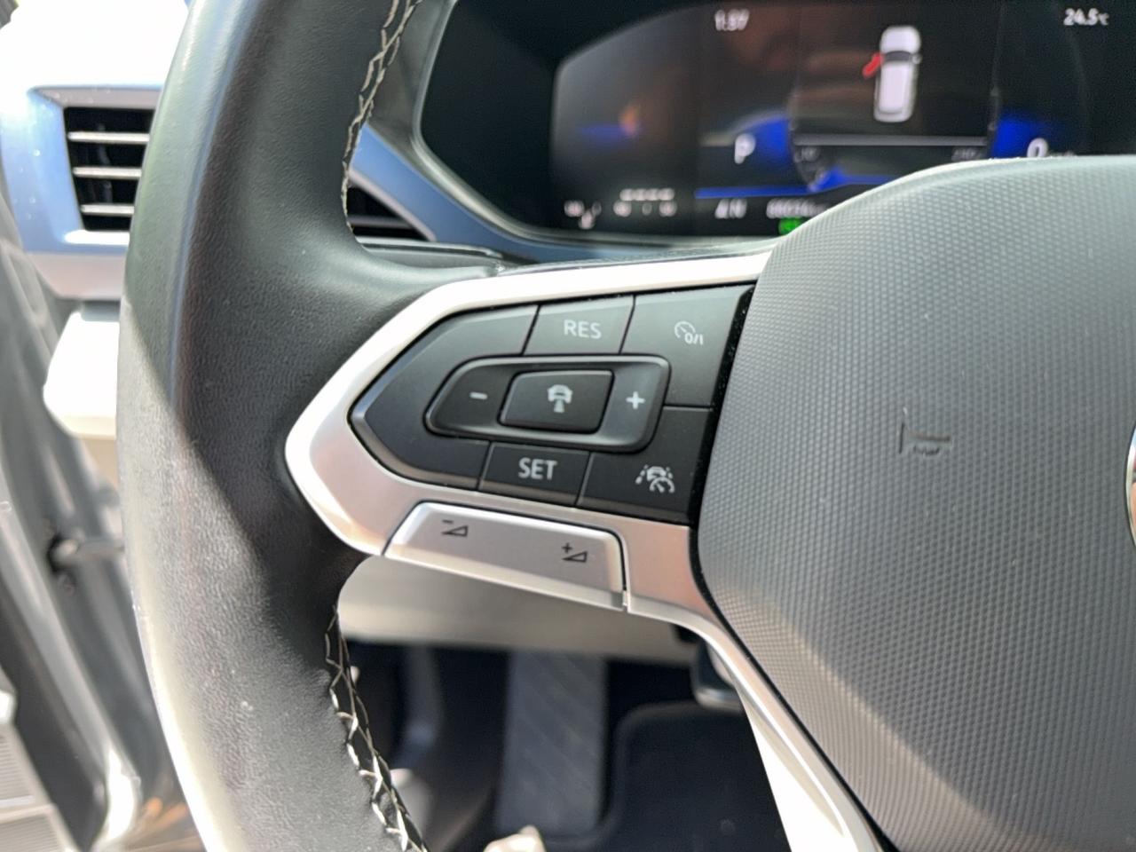 2024 Volkswagen Taos Drive assist-clean CarFax-Apple CarPlay Photo