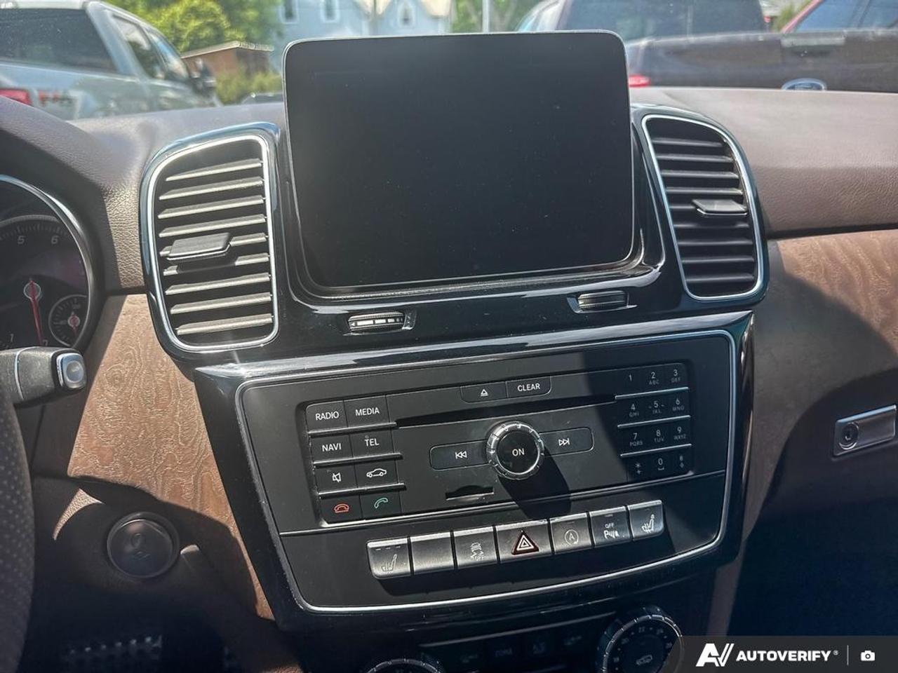 2017 Mercedes-Benz GLE 400 4MATIC  - Sunroof -  Leather Seats Photo