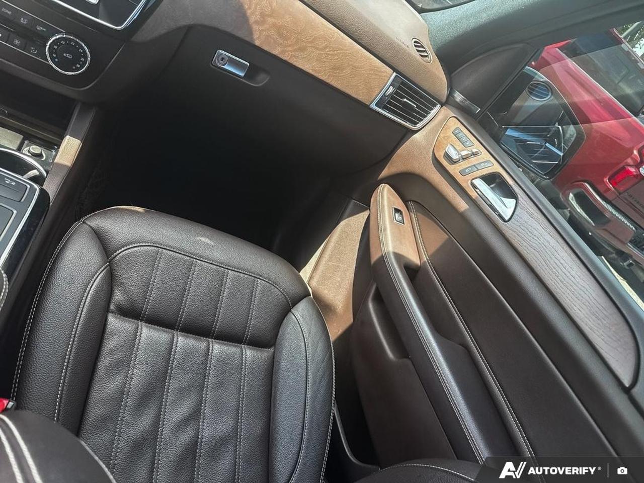 2017 Mercedes-Benz GLE 400 4MATIC  - Sunroof -  Leather Seats Photo
