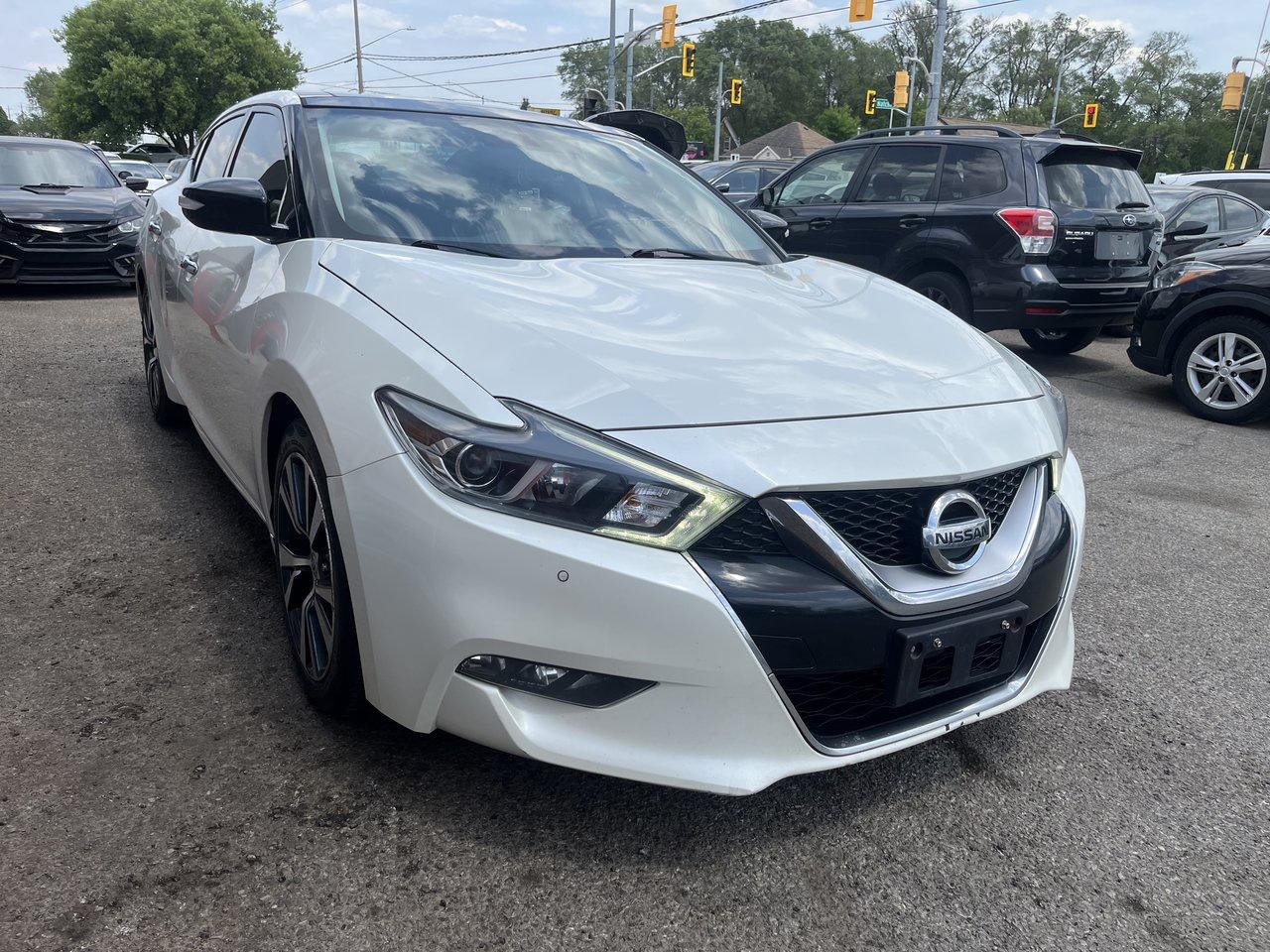 2017 Nissan Maxima SV Photo2