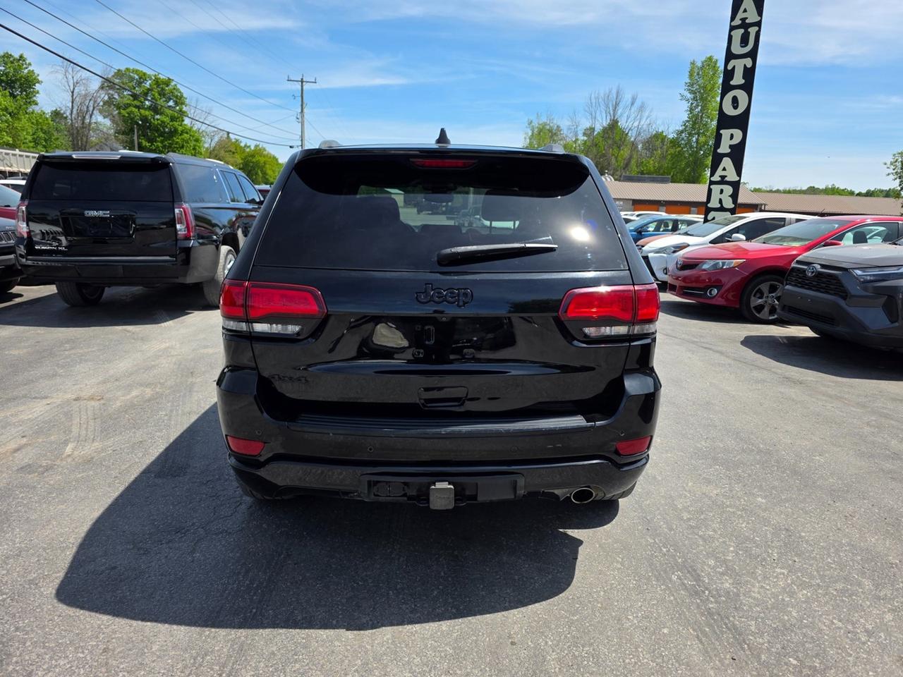 2018 Jeep Grand Cherokee Laredo Photo3