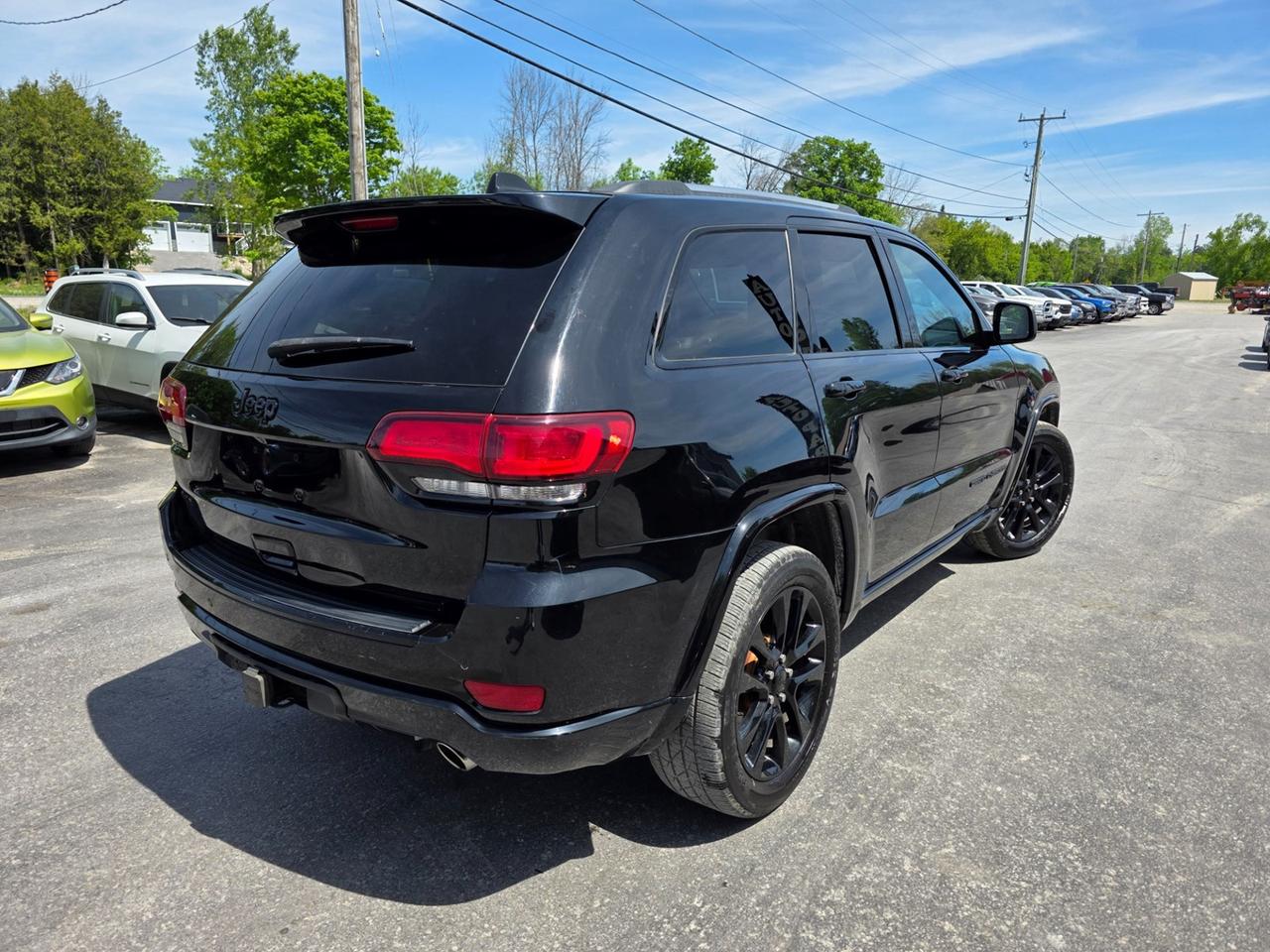2018 Jeep Grand Cherokee Laredo Photo4