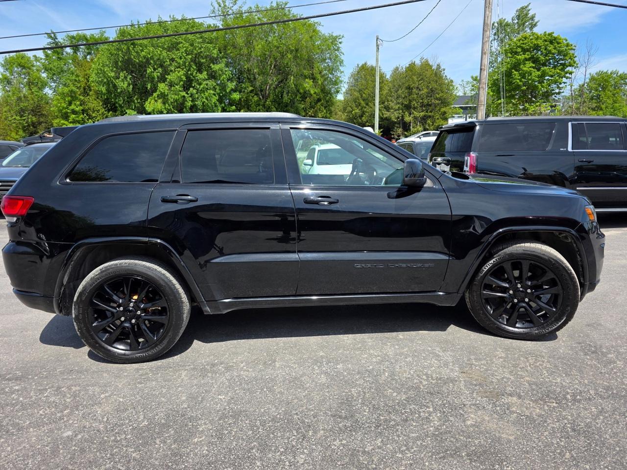 2018 Jeep Grand Cherokee Laredo Photo