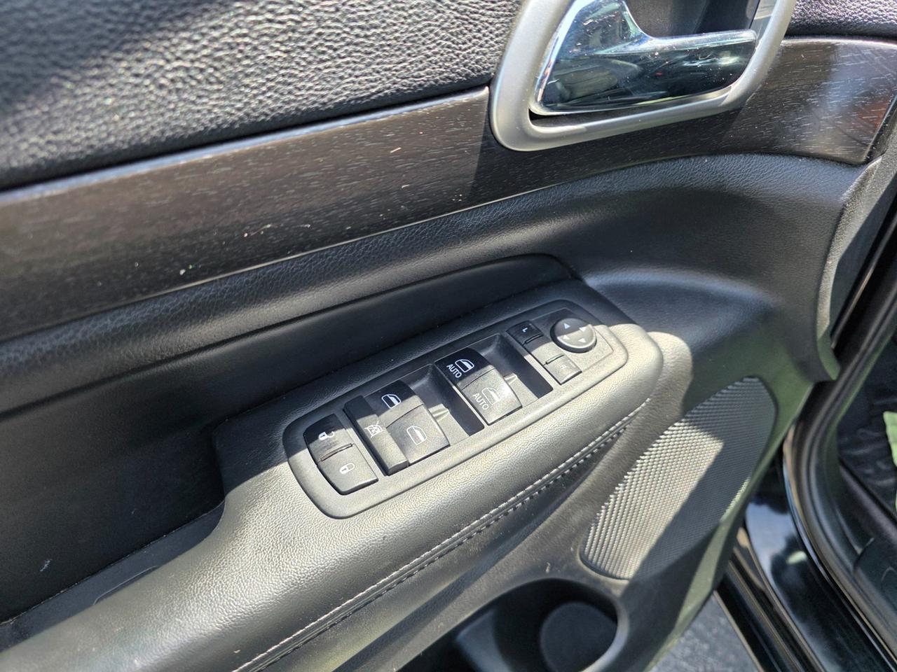 2018 Jeep Grand Cherokee Laredo Photo