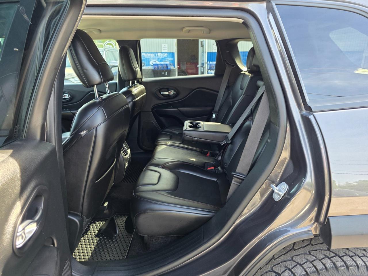 2019 Jeep Cherokee Trailhawk Photo