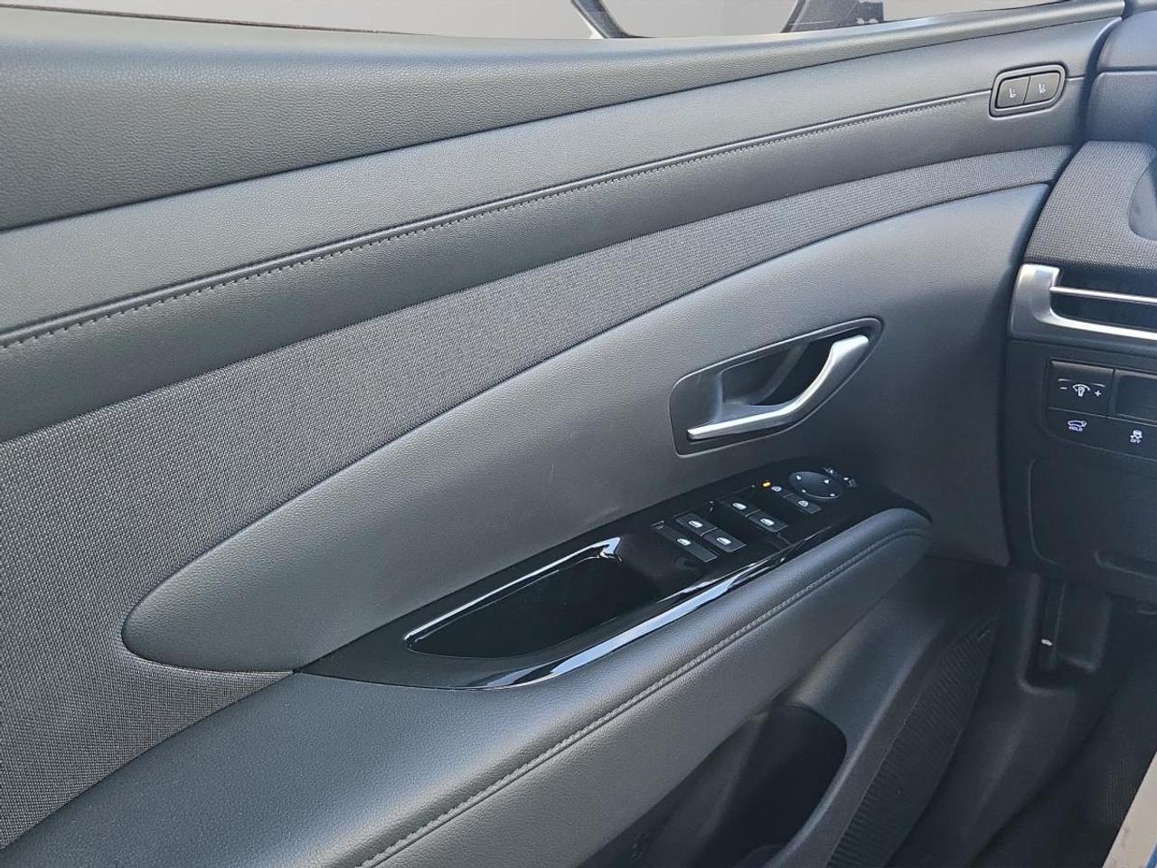 2025 Hyundai Tucson Hybrid Ultimate Photo