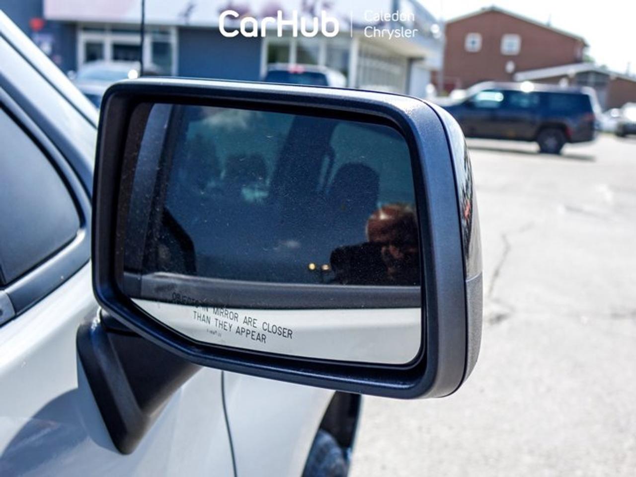 2024 Chevrolet Silverado 1500 RST 4WD Crew Cab 147"  5.3L Leather 5 passengers with captain chair Photo