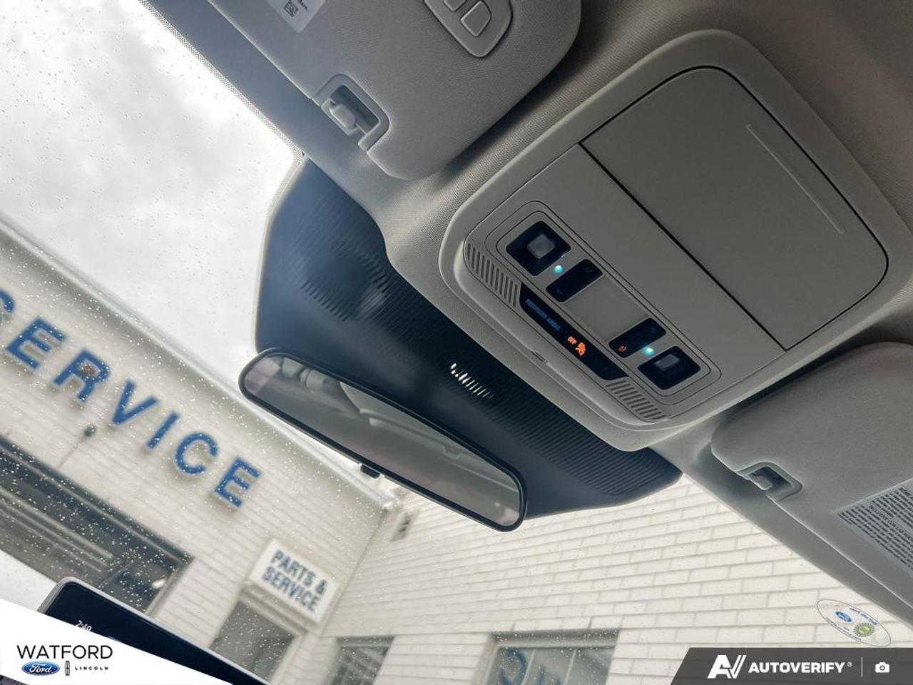 2025 Ford Explorer Active 4WD Photo