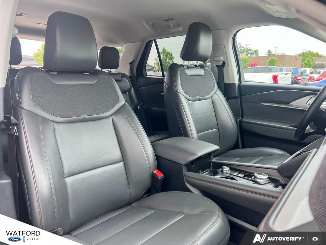 2025 Ford Explorer Active 4WD Photo