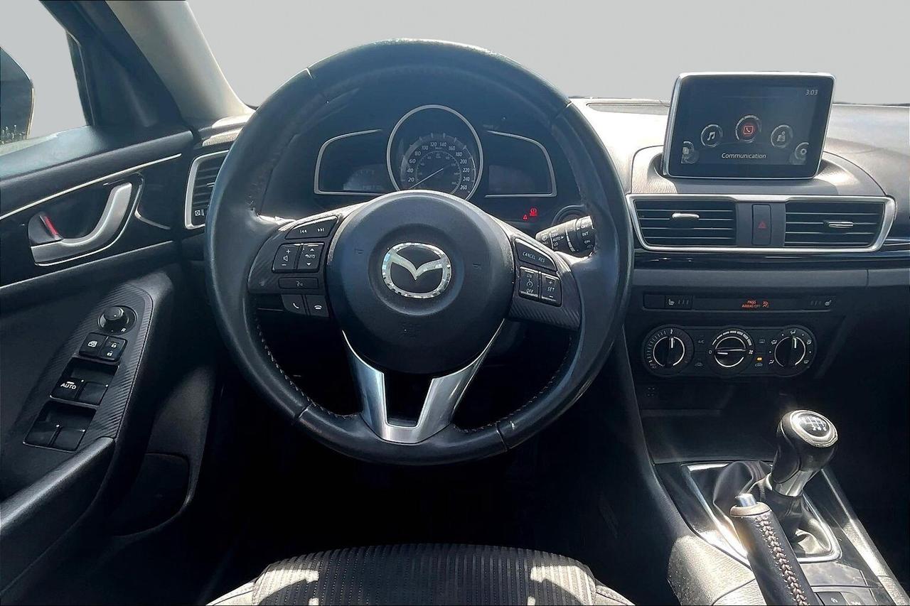 2016 Mazda MAZDA3  Photo2