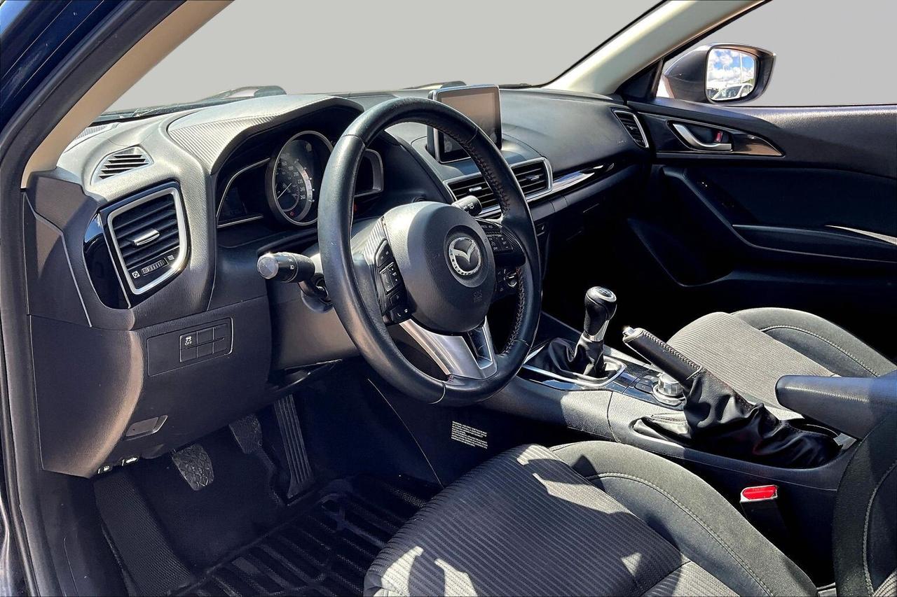 2016 Mazda MAZDA3  Photo