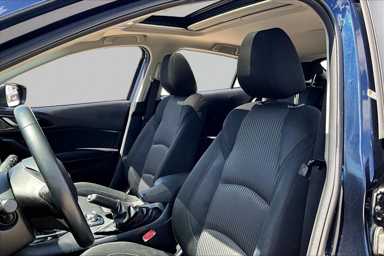 2016 Mazda MAZDA3  Photo