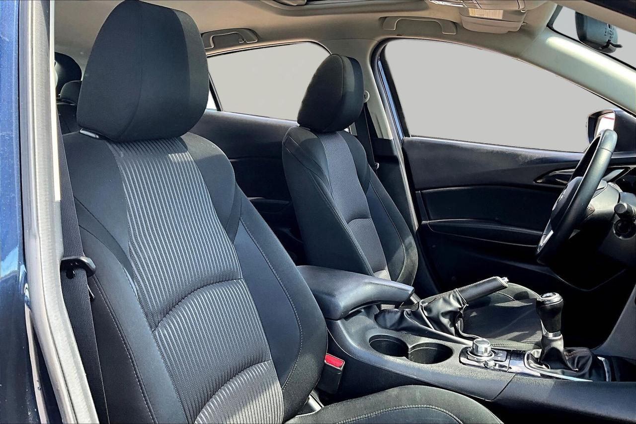 2016 Mazda MAZDA3  Photo
