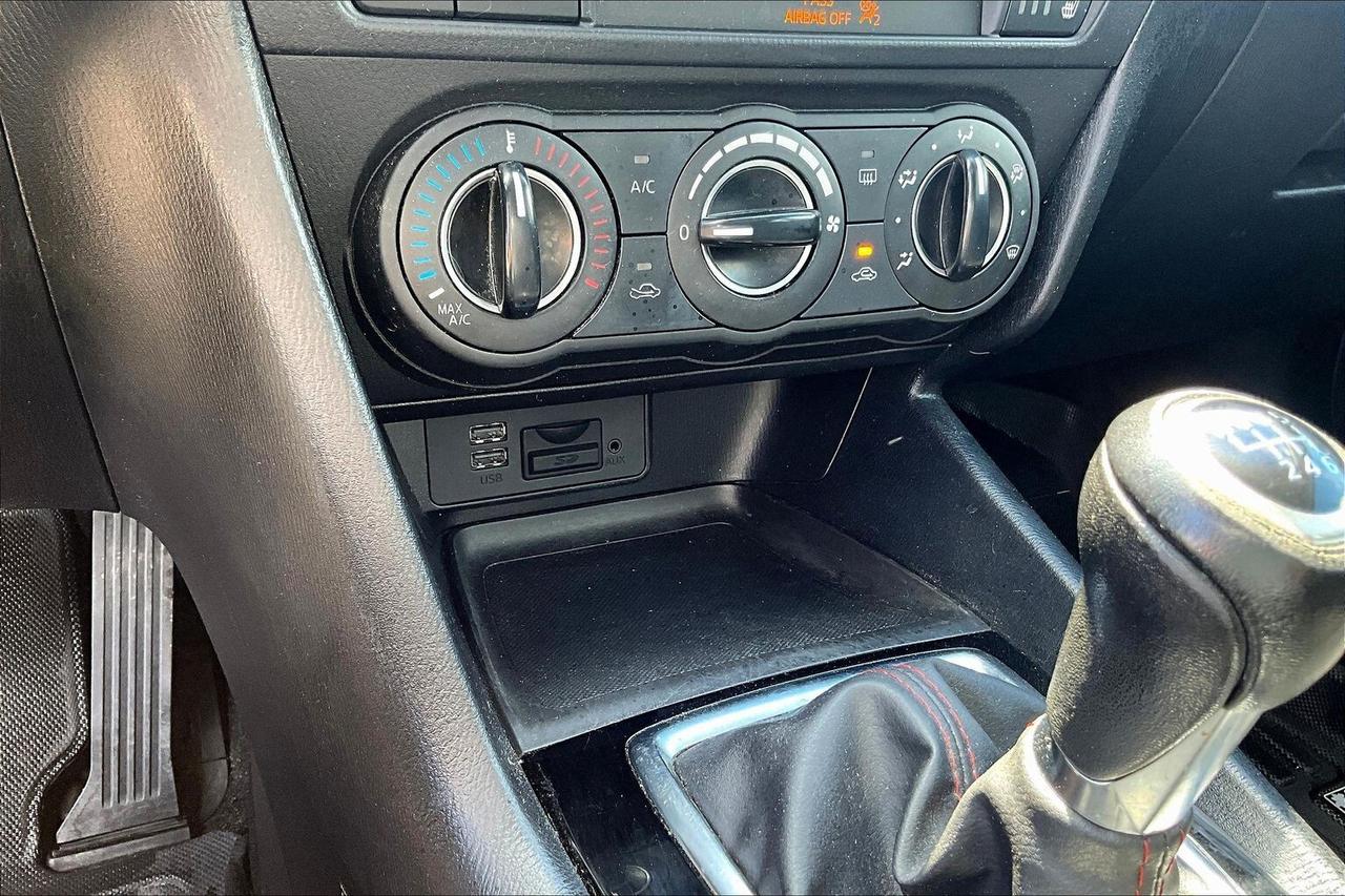 2016 Mazda MAZDA3  Photo