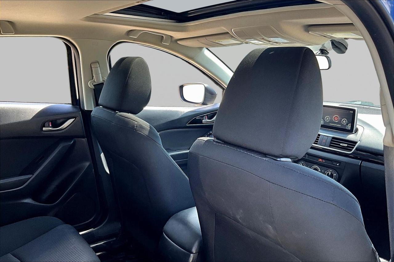 2016 Mazda MAZDA3  Photo