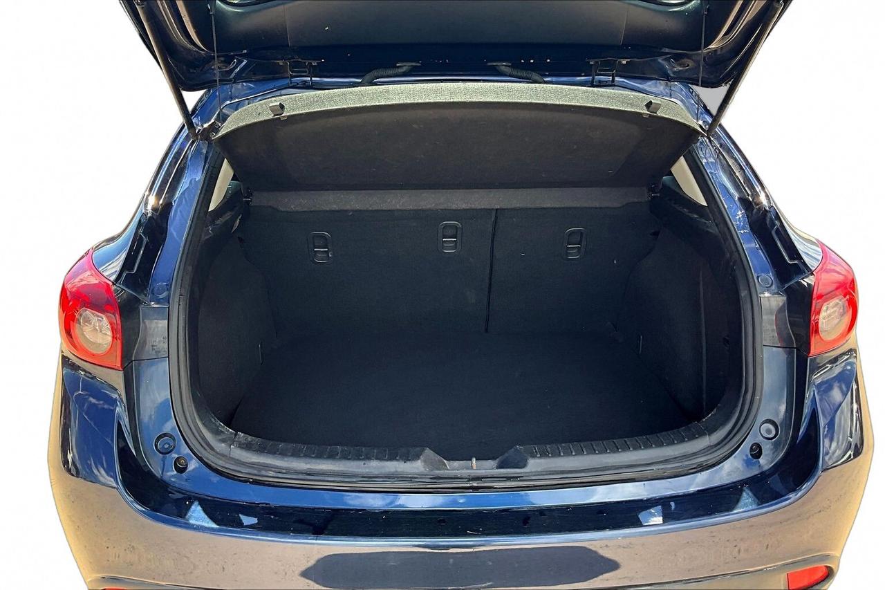 2016 Mazda MAZDA3  Photo