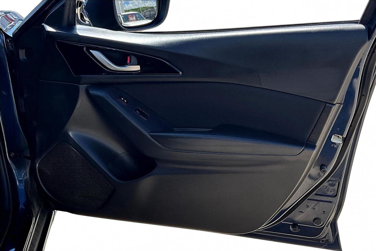 2016 Mazda MAZDA3  Photo