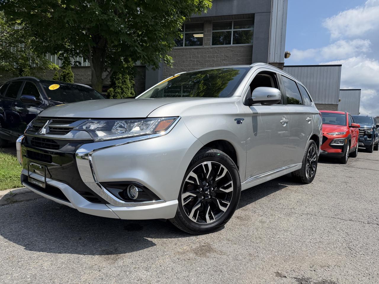 2018 Mitsubishi Outlander PHEV SEL PHEV! LEATHER, SUNROOF, HEATED SEATS, LOADED! Photo