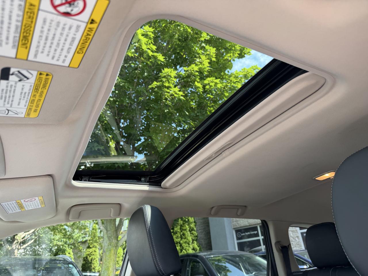 2018 Mitsubishi Outlander PHEV SEL PHEV! LEATHER, SUNROOF, HEATED SEATS, LOADED! Photo
