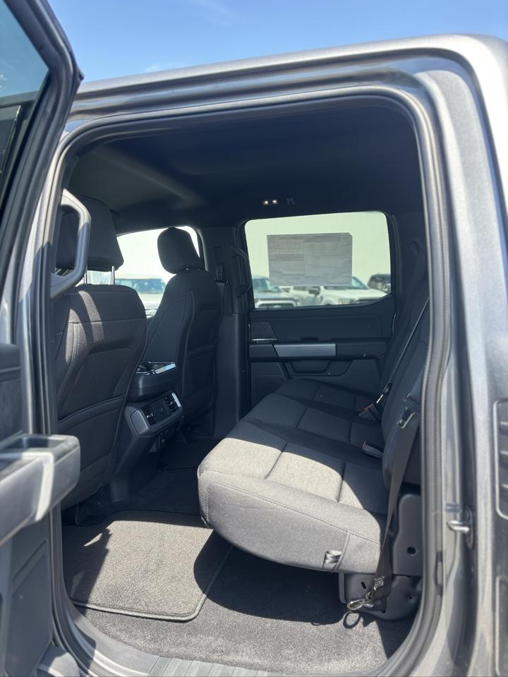 2026 Ford F-150 XLT 4WD SuperCrew 5.5' Box Photo4