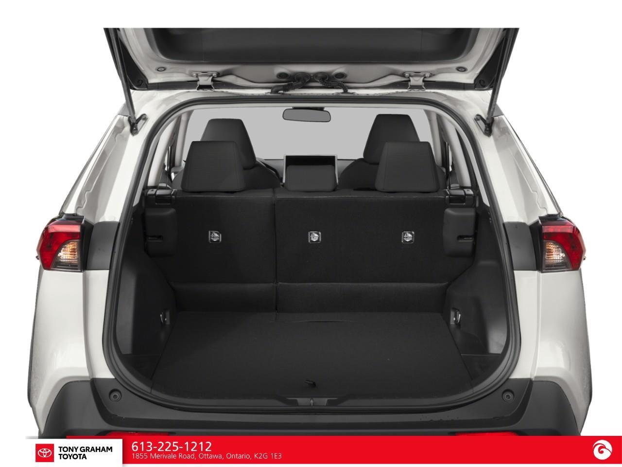 2023 Toyota RAV4 Hybrid LE Photo