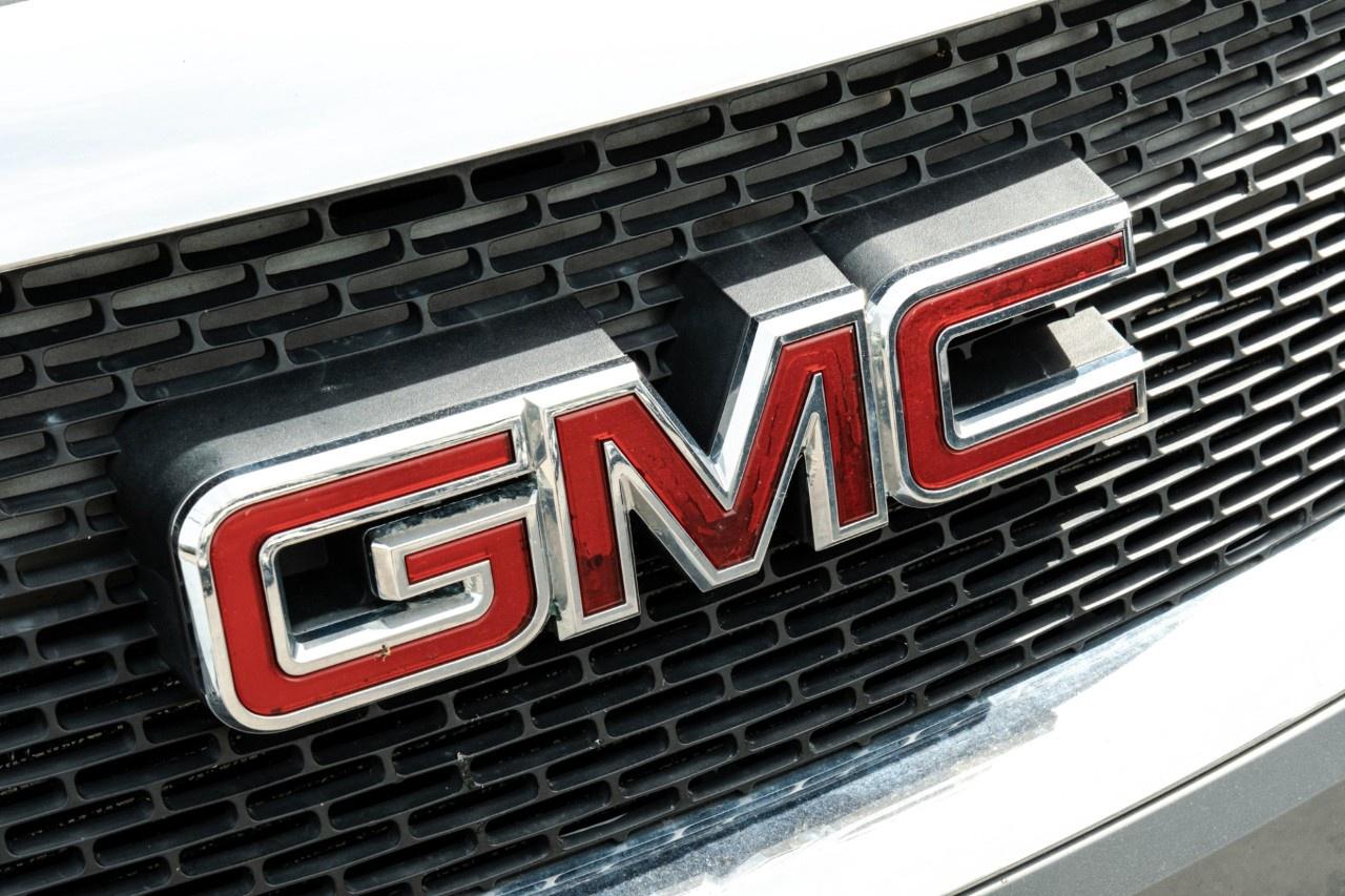 2008 GMC Acadia AWD 4DR SLT2 Photo