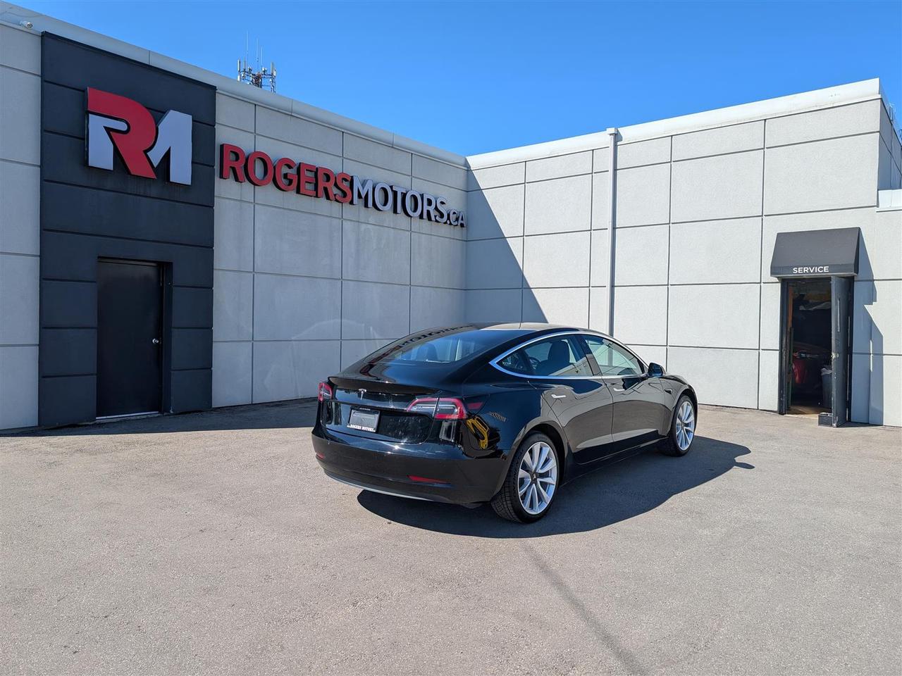 2019 Tesla Model 3 STANDARD RANGE PLUS Photo3