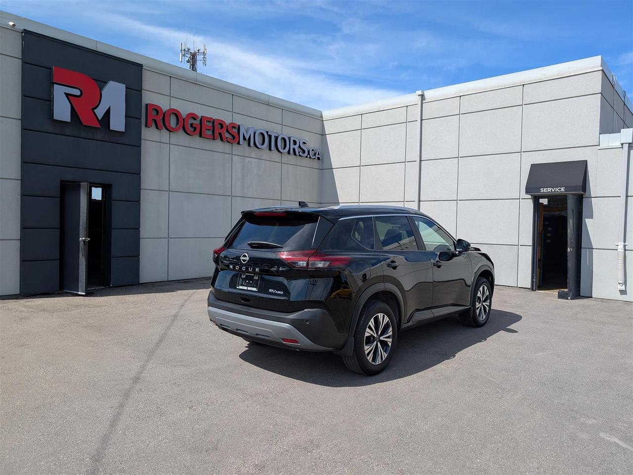 2023 Nissan Rogue SV AWD - PANO ROOF - REV CAM - TECH FEATS Photo