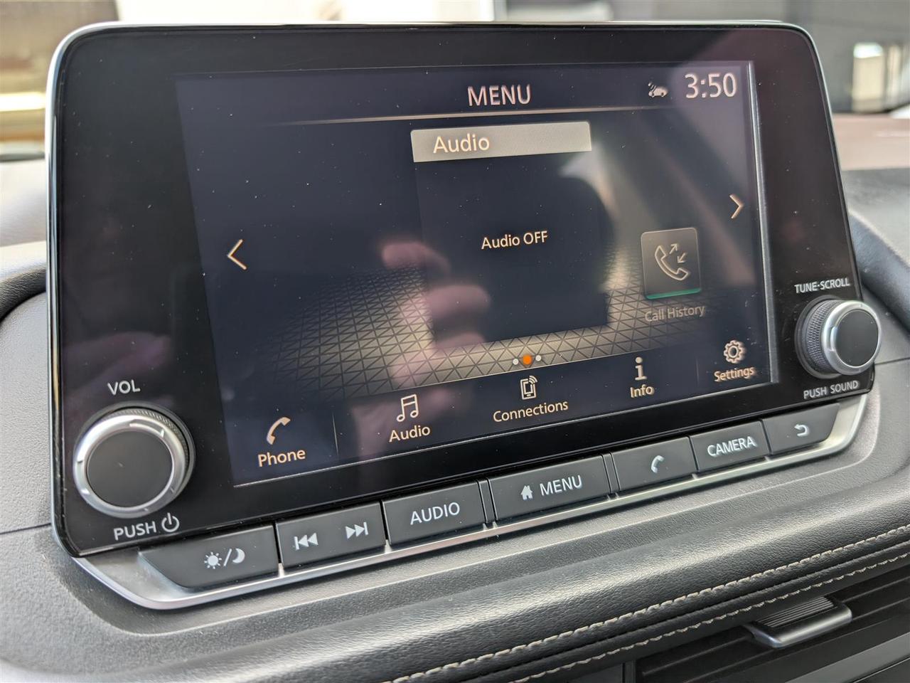 2023 Nissan Rogue SV AWD - PANO ROOF - REV CAM - TECH FEATS Photo