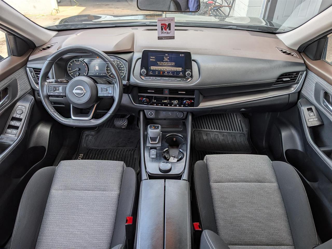 2023 Nissan Rogue SV AWD - PANO ROOF - REV CAM - TECH FEATS Photo