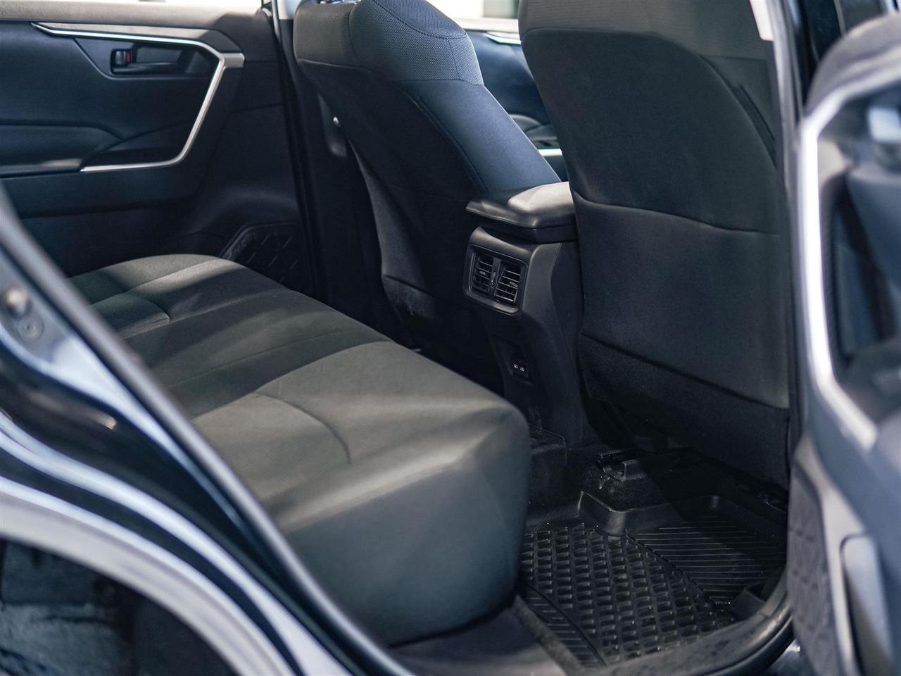 2022 Toyota RAV4 LE | NO ACCIDENTS | ONE OWNER | TOYOTA SERVICED Photo