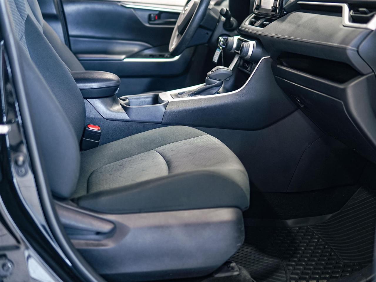 2022 Toyota RAV4 LE | NO ACCIDENTS | ONE OWNER | TOYOTA SERVICED Photo