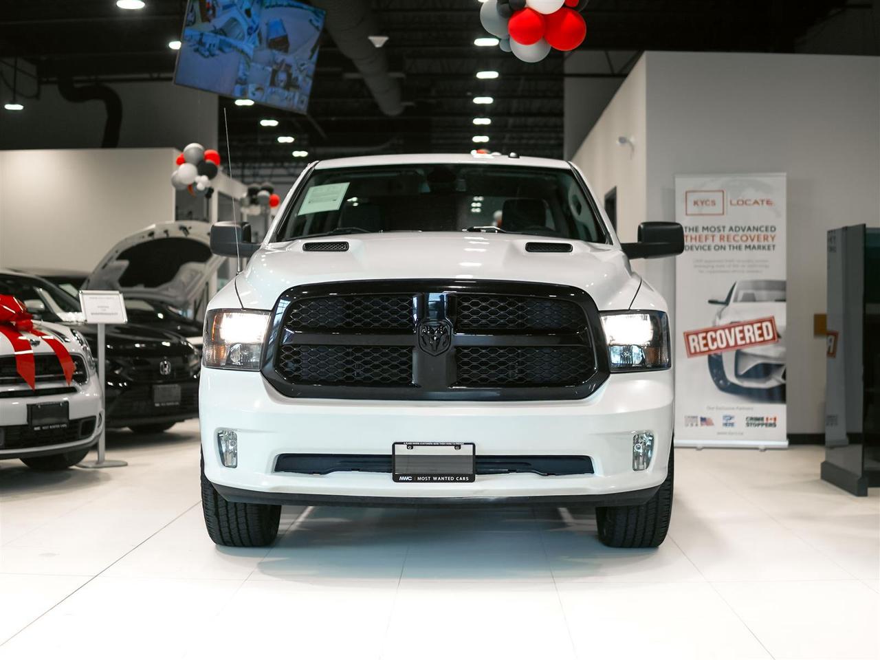 2022 RAM 1500 Classic EXPRESS CREW CAB 4X4 | 5.7 HEMI | NIGHT PKG Photo