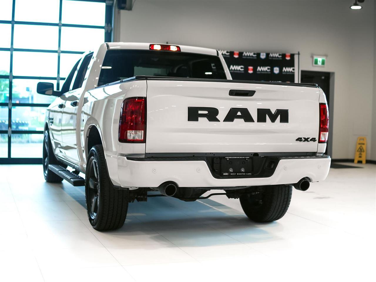 2022 RAM 1500 Classic EXPRESS CREW CAB 4X4 | 5.7 HEMI | NIGHT PKG Photo