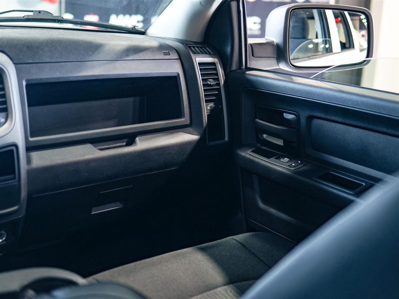 2022 RAM 1500 Classic EXPRESS CREW CAB 4X4 | 5.7 HEMI | NIGHT PKG Photo