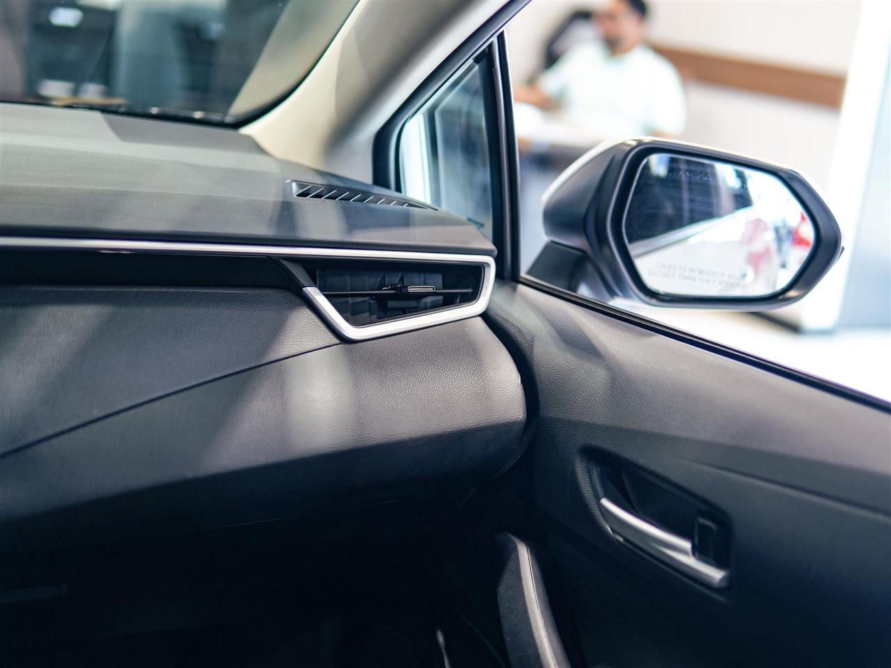 2021 Toyota Corolla LE | NO ACCIDENTS | BLIND SPOT | HEATED SEATS Photo