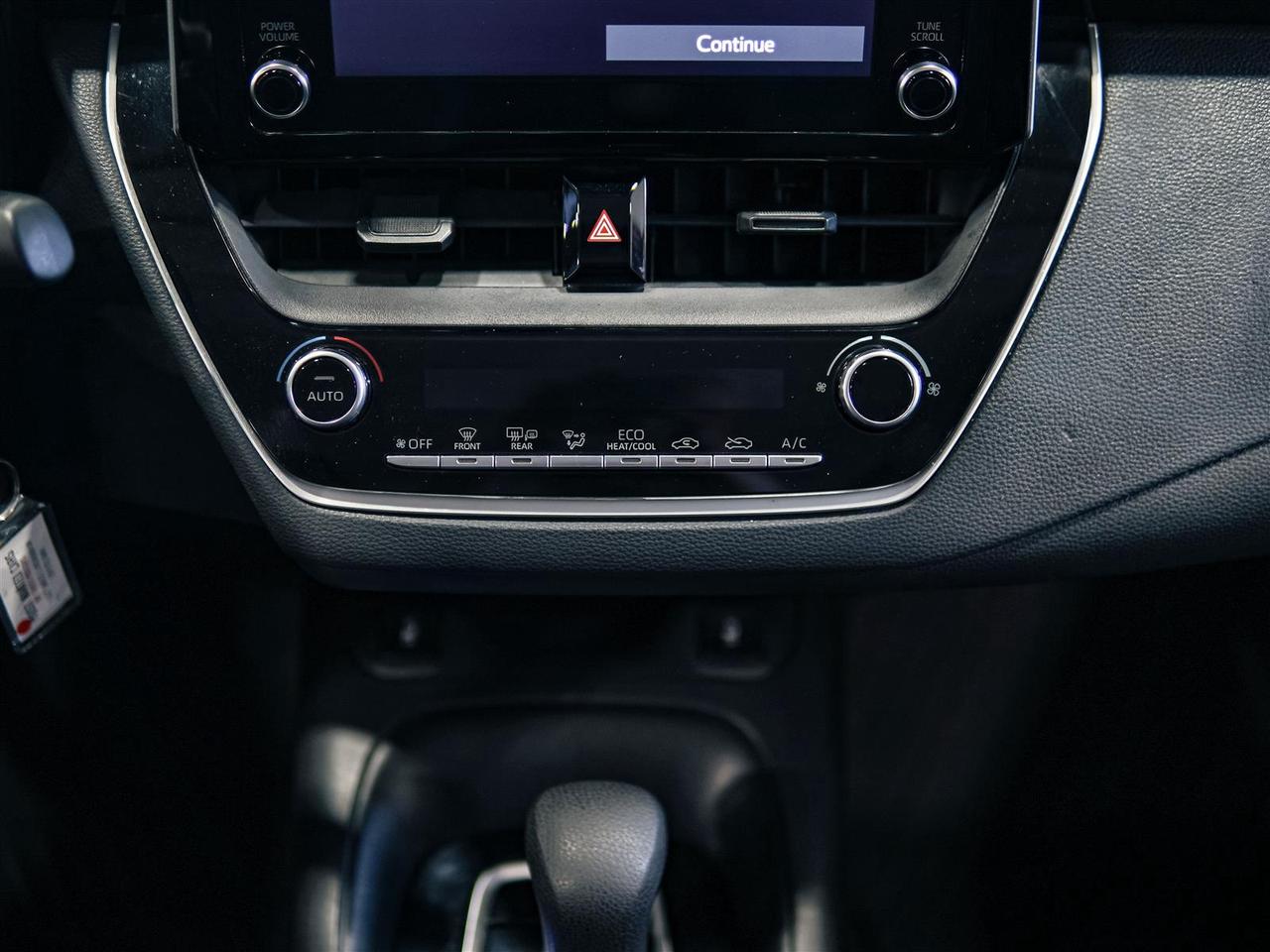 2021 Toyota Corolla LE | NO ACCIDENTS | BLIND SPOT | HEATED SEATS Photo