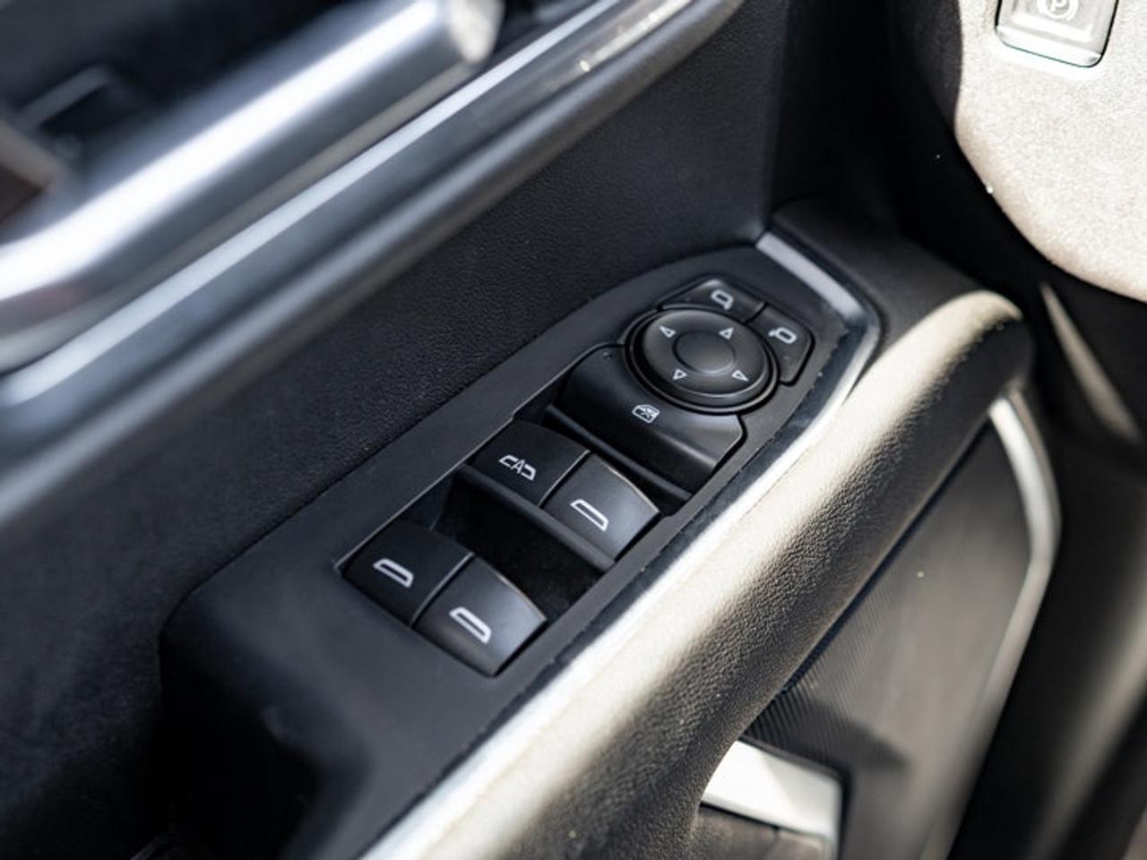 2022 Chevrolet Silverado 1500 RST Photo