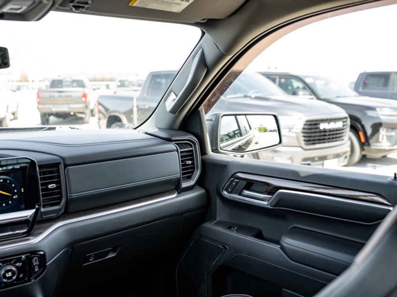 2022 Chevrolet Silverado 1500 RST Photo